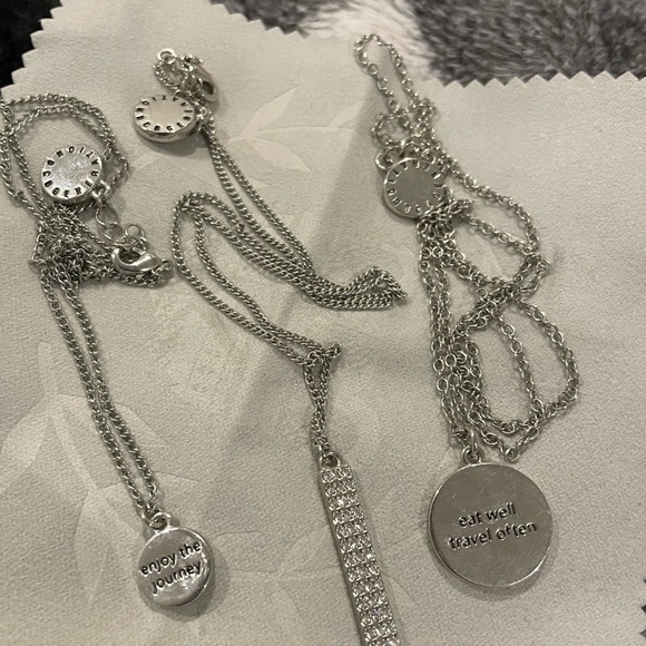 Layering necklaces - Picture 1 of 1